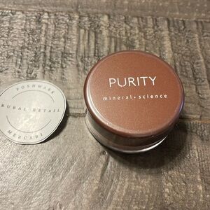 Purity Mineral Finishing Powder in Medium